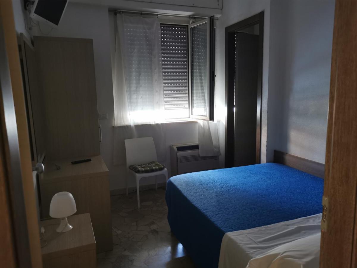 Hotel Bissi Milano Cameră foto
